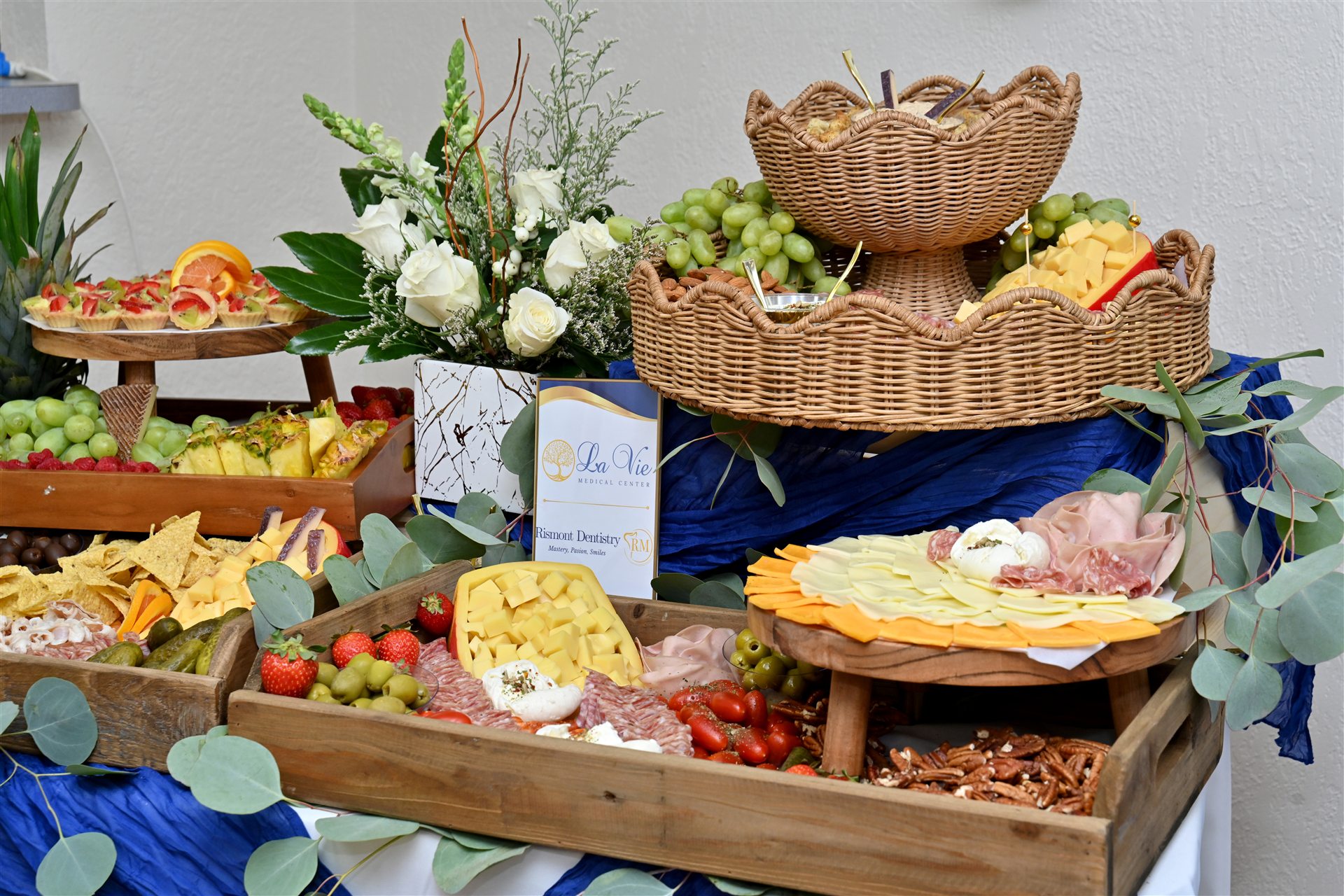 Detalle gourmet de la mesa de catering